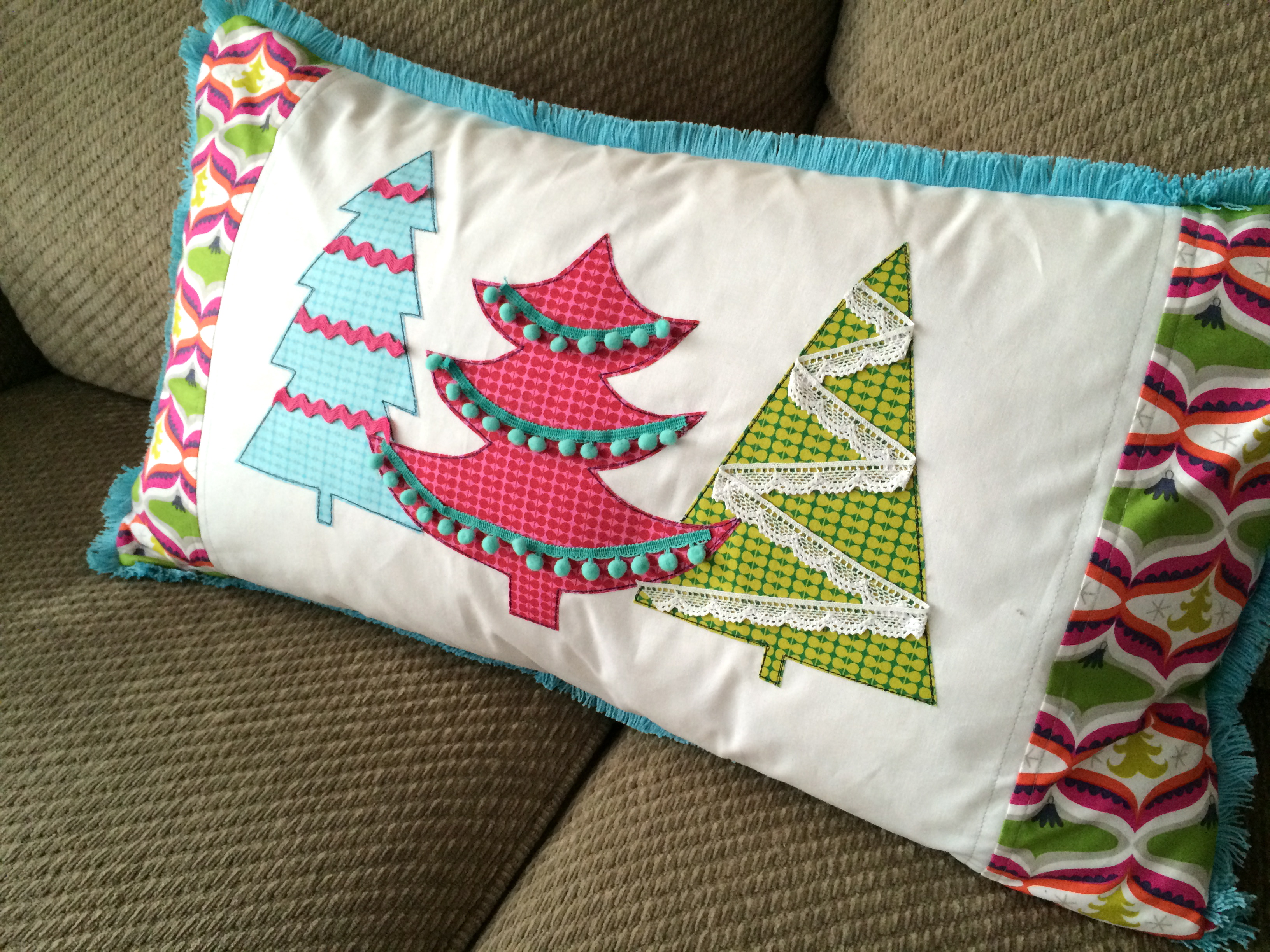 Patchwork Quilted Christmas Pillow Tutorial