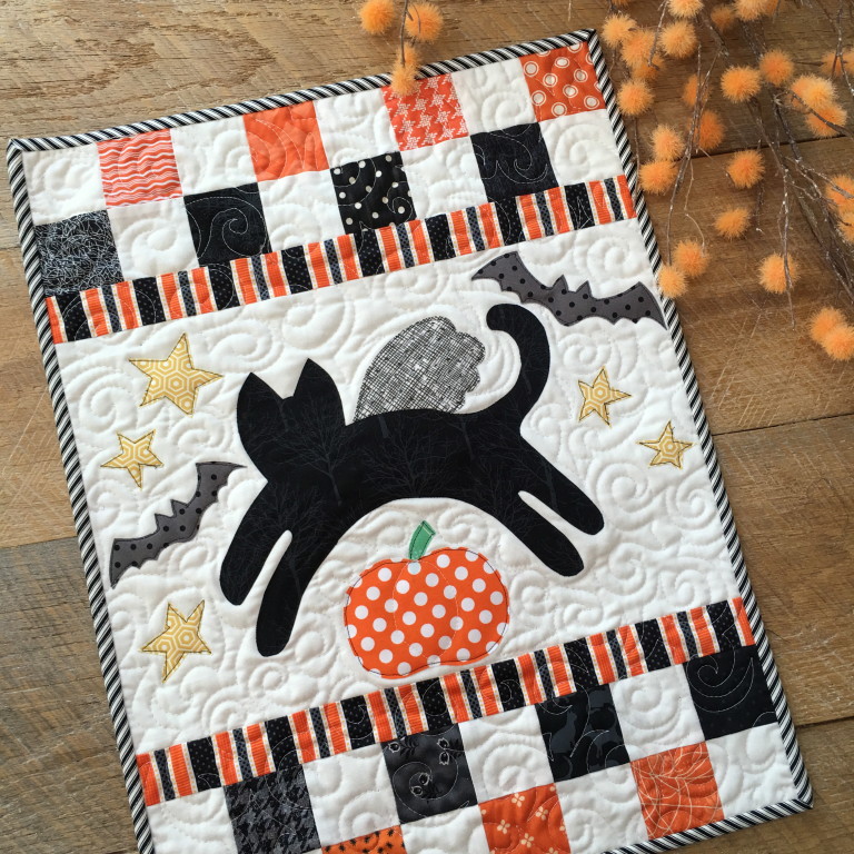 mini-kitty-halloween-quilt-pattern