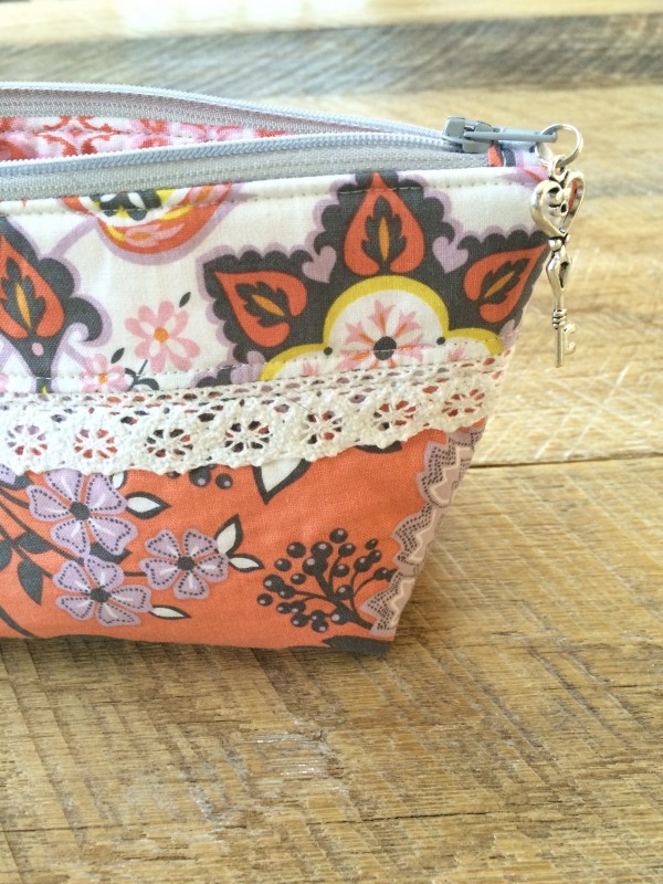 Handmade Holidays Blog Hop – My Favorite Zipper Pouch