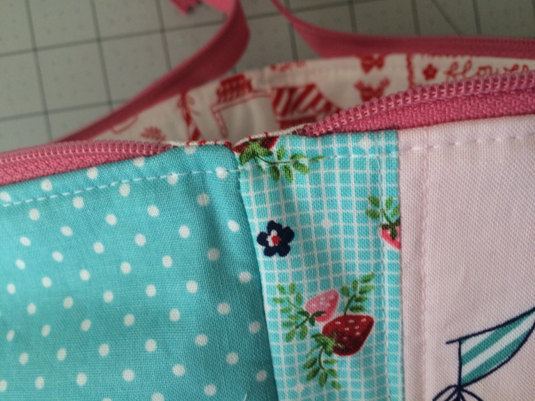 Full Access Zipper Pouch Tutorial