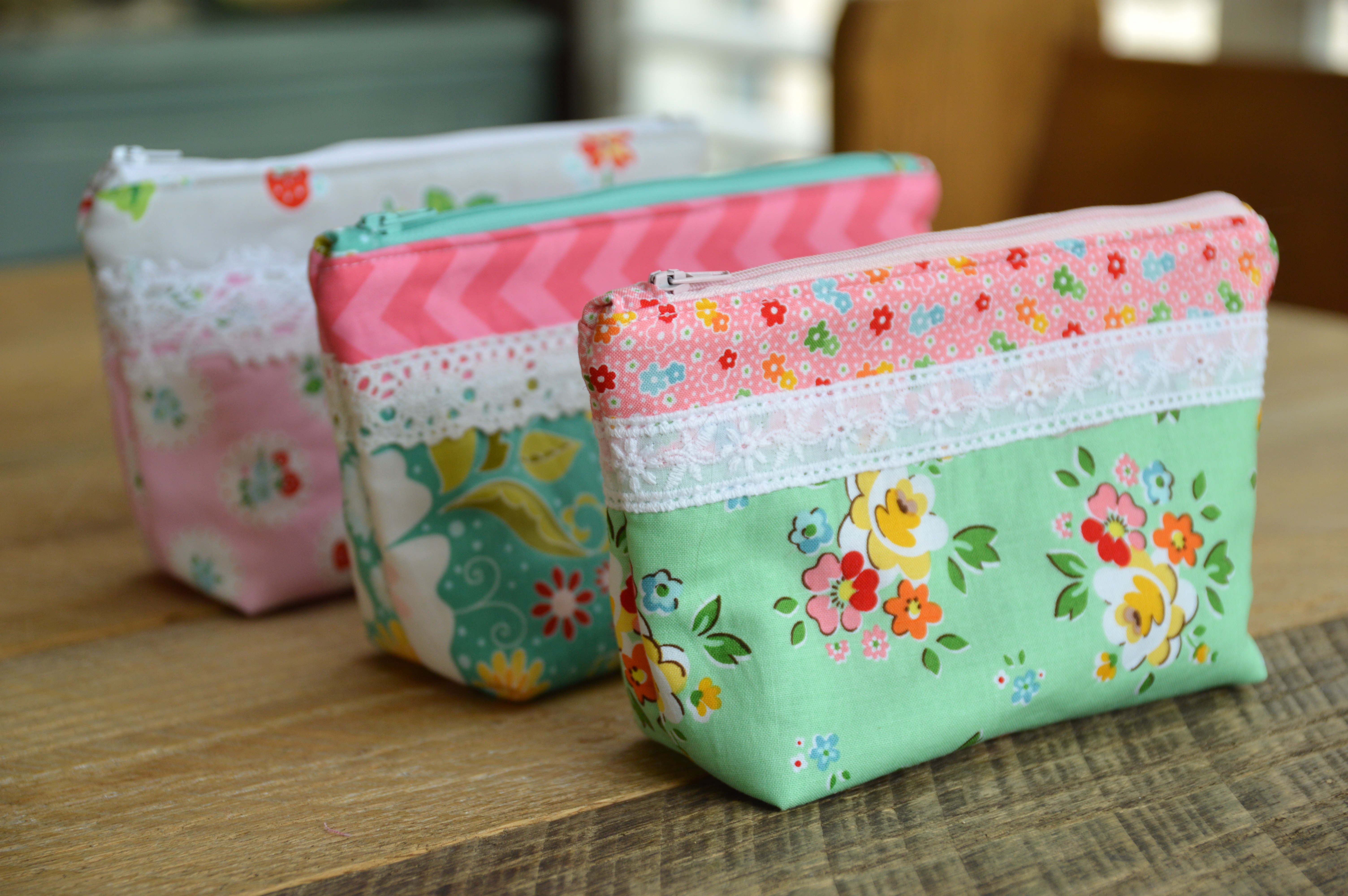 Easy Zipper Pouch Tutorial, The Perfect Gift