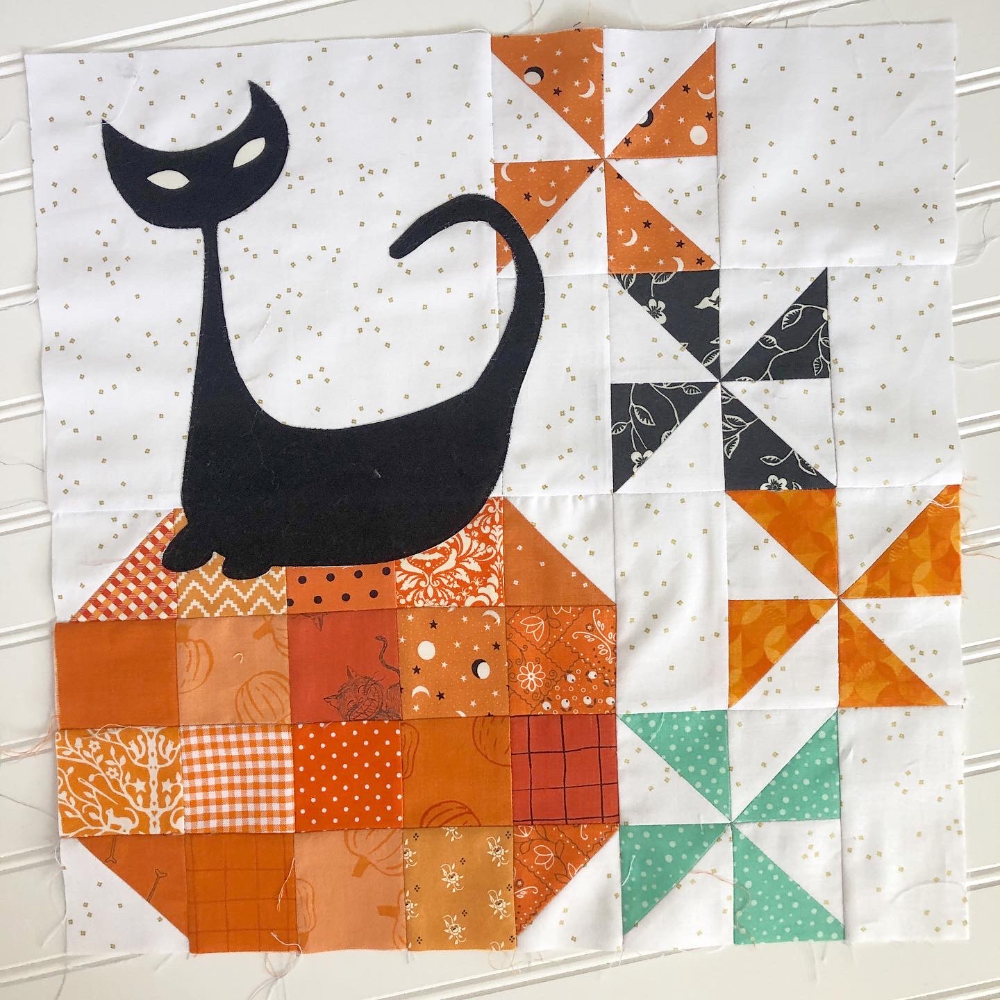 mod-meow-halloween-quilt-8